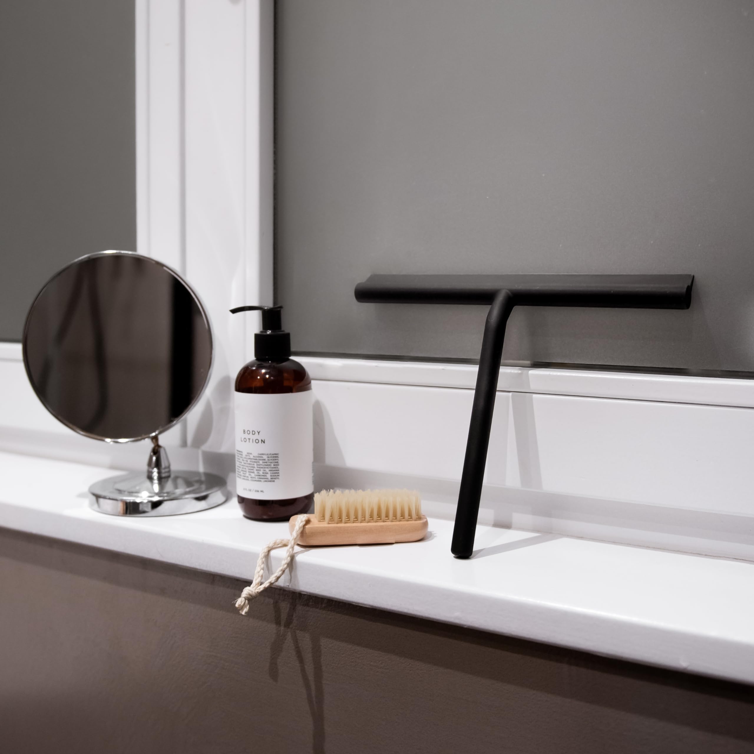 Limpiaparabrisas de Silicona (24 cm, Negro), Duradero con Gancho Colgante y núcleo de Acero Inoxidable, Extractor Universal Antideslizante para baño, Puerta de Cristal, Espejo, Azulejos (Negro)