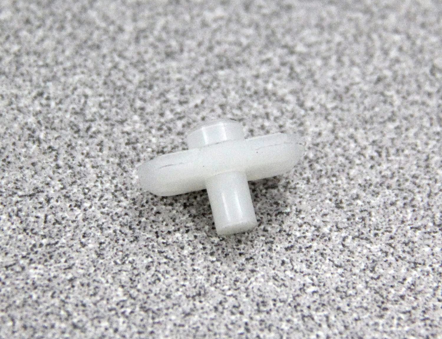 Amazon.com: MTC VP396 / 1247708 Molding Clip (Volvo Models 