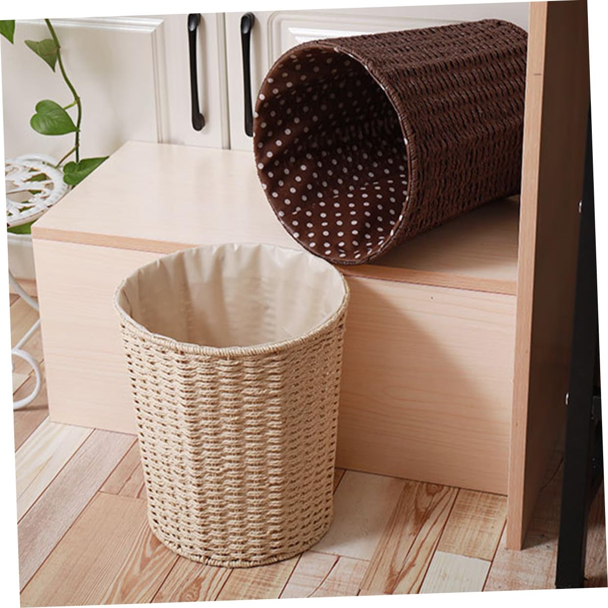 Operitacx Geflochtener Mülleimer aus Rattan in Beige, Leicht und Stabil | Mehrzweckkorb mit Einfacher Form, Handgewebt für Haushalt und Hotel, Ländlicher Stil Zufälliger Stil