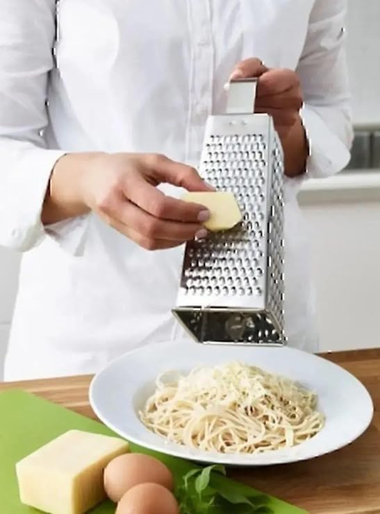 Busstier Metal Grater, Stainless Steel, Multi-Purpose and Durable Design, Vegetable, Cheese and Fruit Grater, Ergonomic Handle, Easy to Clean, Practical and Stylish for the Kitchen