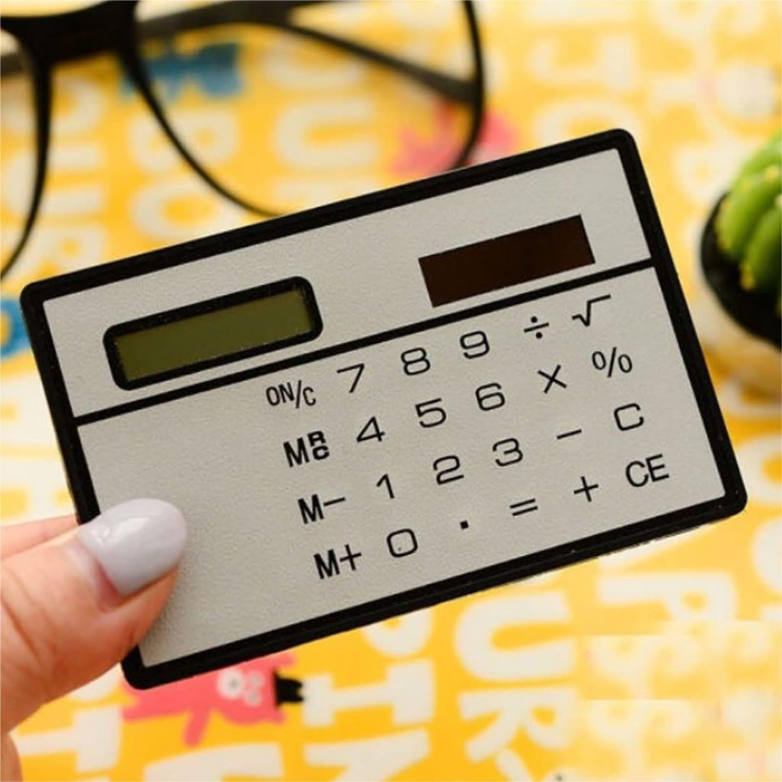 Calculatrice Calculatrice Solaire Ultra Fine À 8 Chiffres avec Écran Tactile Et Conception De Carte Crédit Calculatrices Portables for Test Scolaire Bureau Office(Rosa)