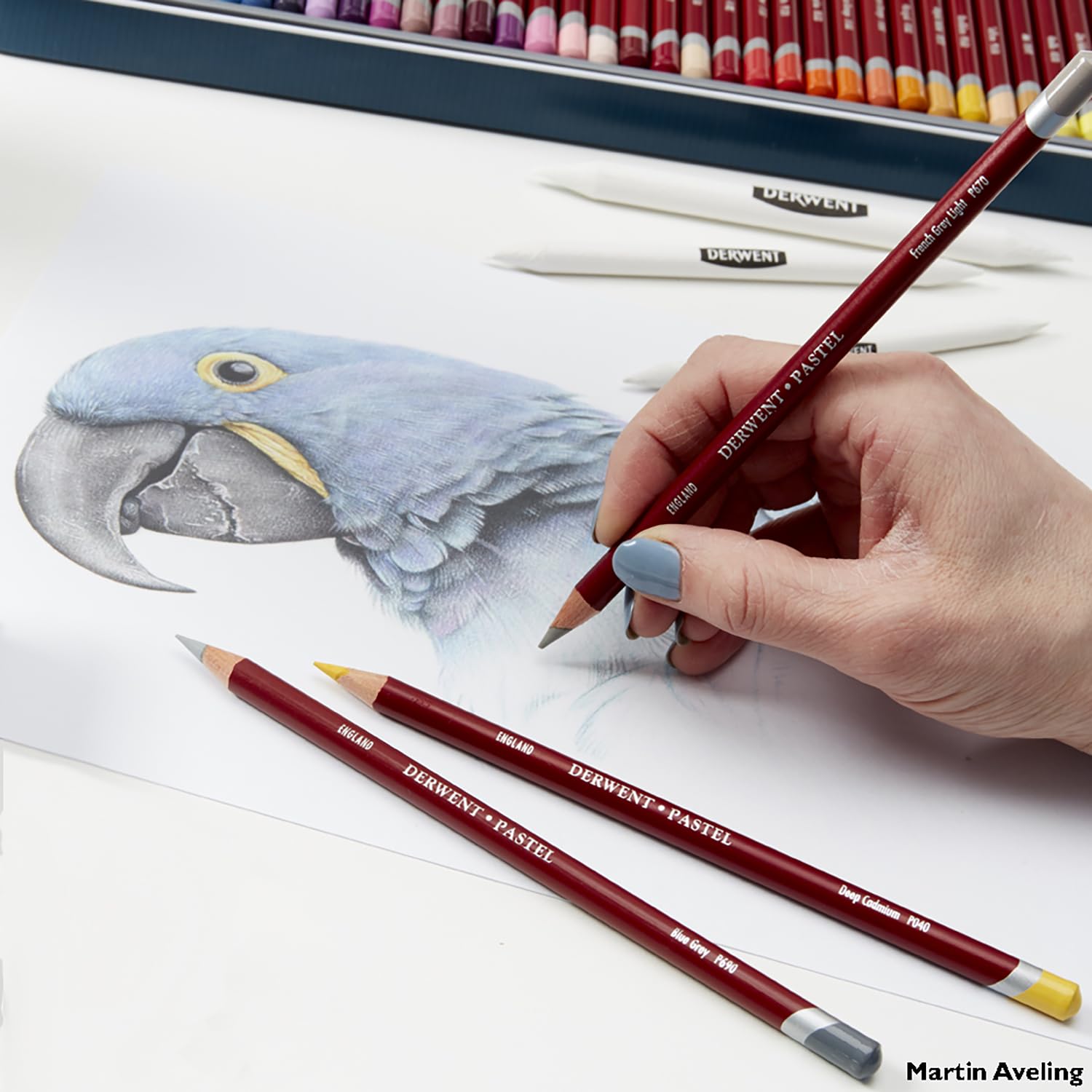 Derwent Pastel - Set de 72 Crayons Pastels dans un Coffret en Bois, Qualité Professionnelle, 2300343