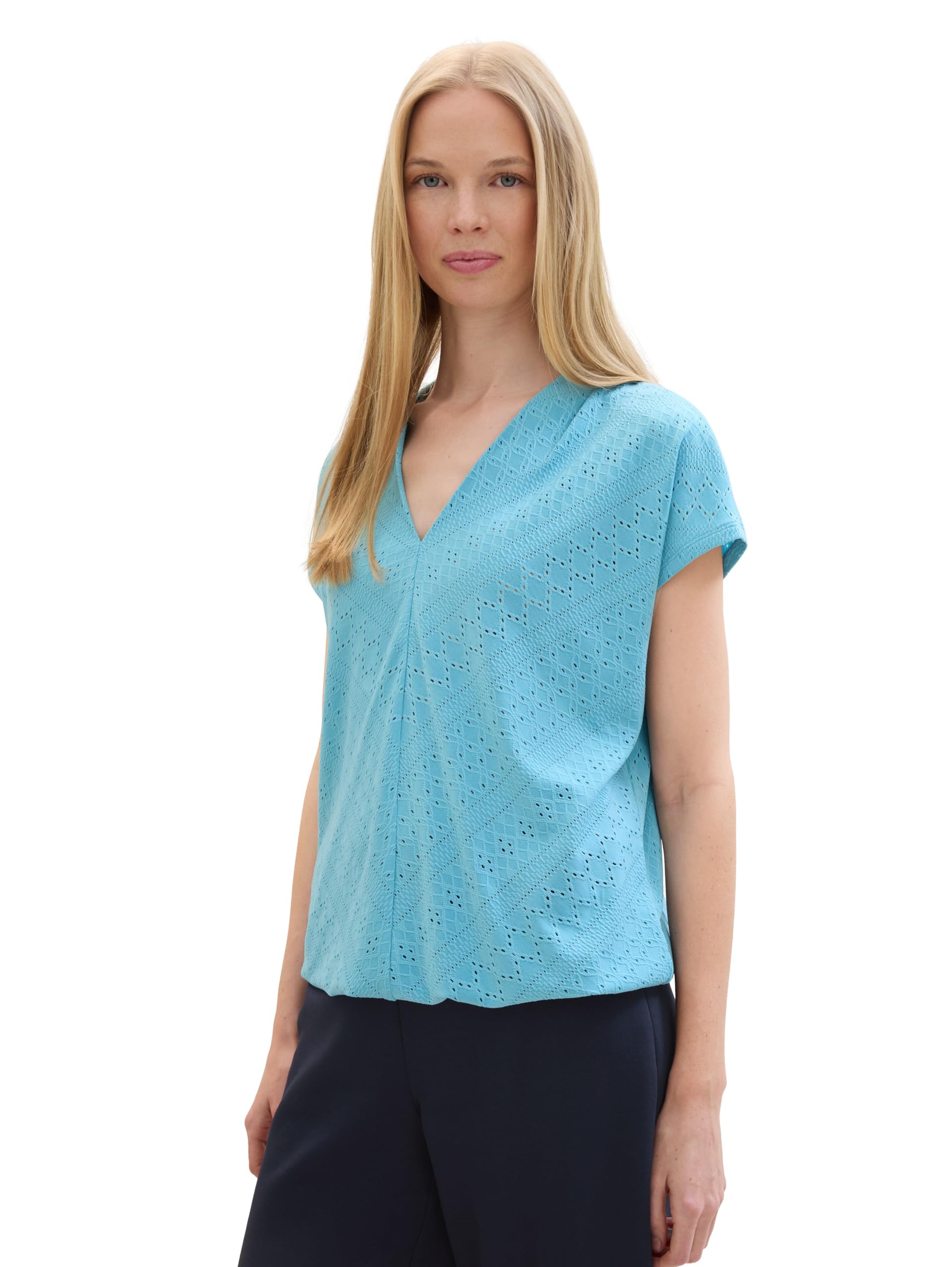 TOM TAILOR Damen Basic Shirt-Bluse mit Lochstickerei-Details, Regular Fit, V-Ausschnitt, 63 cm Rückenlänge, Kurzärmlig, 10315, Größe M