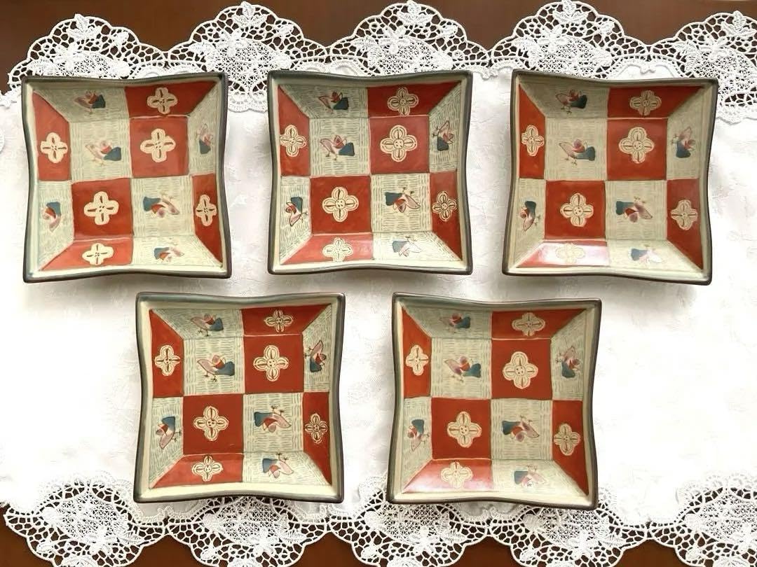 0547　有田 波佐見焼 清山窯 茜 千鳥 灰皿 Amazon | 有田焼 清山窯 茜千鳥 角皿 5枚セット | ノーブランド品 | 小皿
