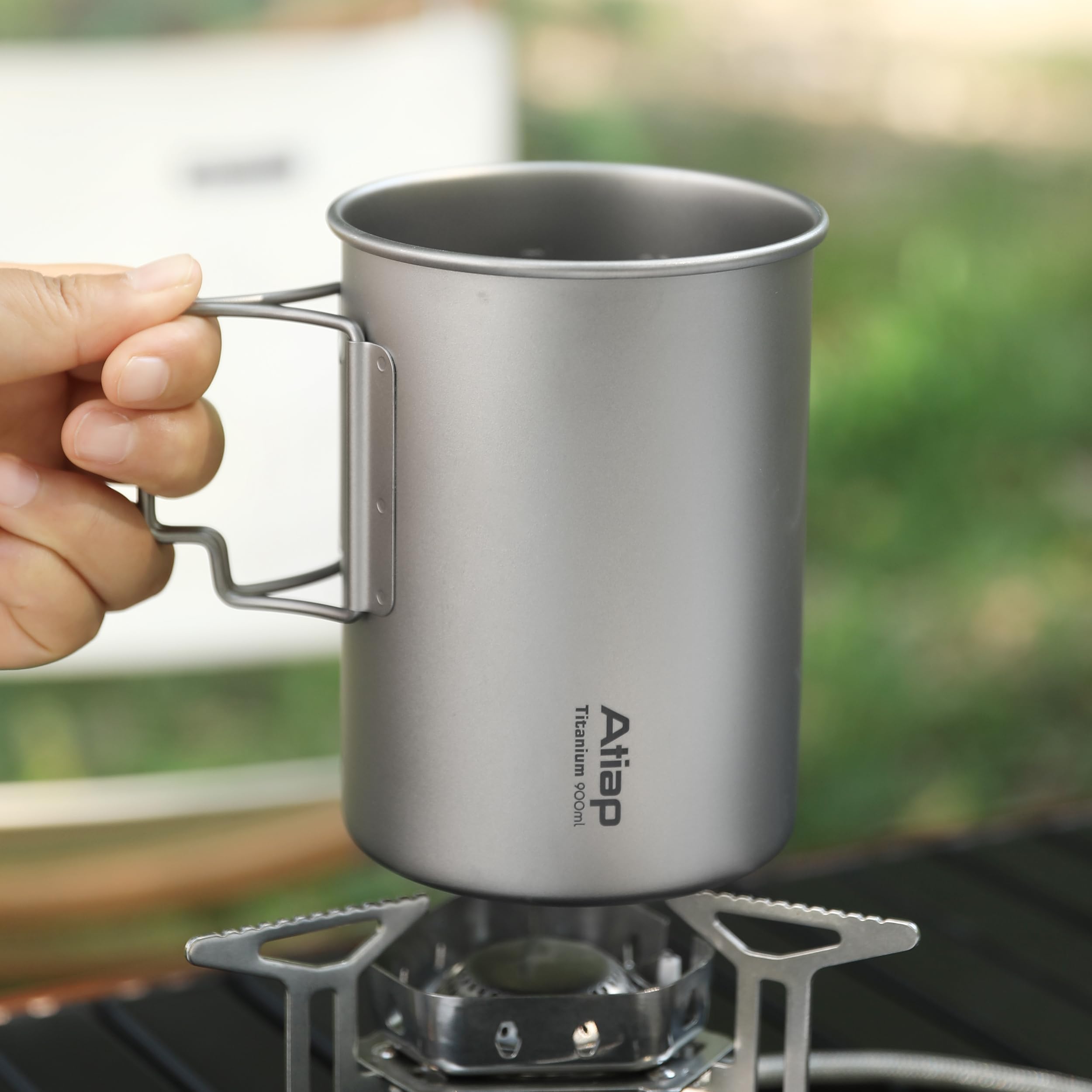 Titan Camping Becher Topf 900ml mit Deckel & Klappbarem Besteck (Messer, Gabel, Löffel)