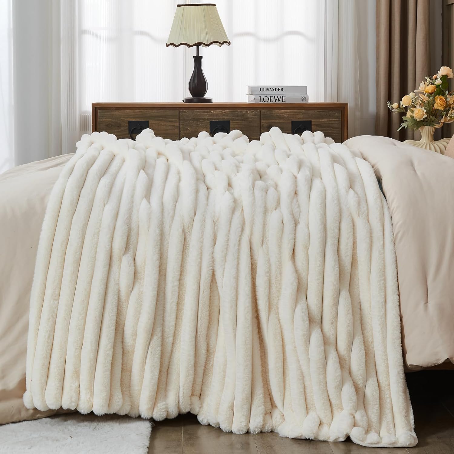 NEWCOSPLAY Faux Fur Twin Blanket Ivory 3D Ribbed Plush Thick Warm Blanket for Couch Sofa Bed 850GSM (Ivory Ribbed, Twin(60x80))