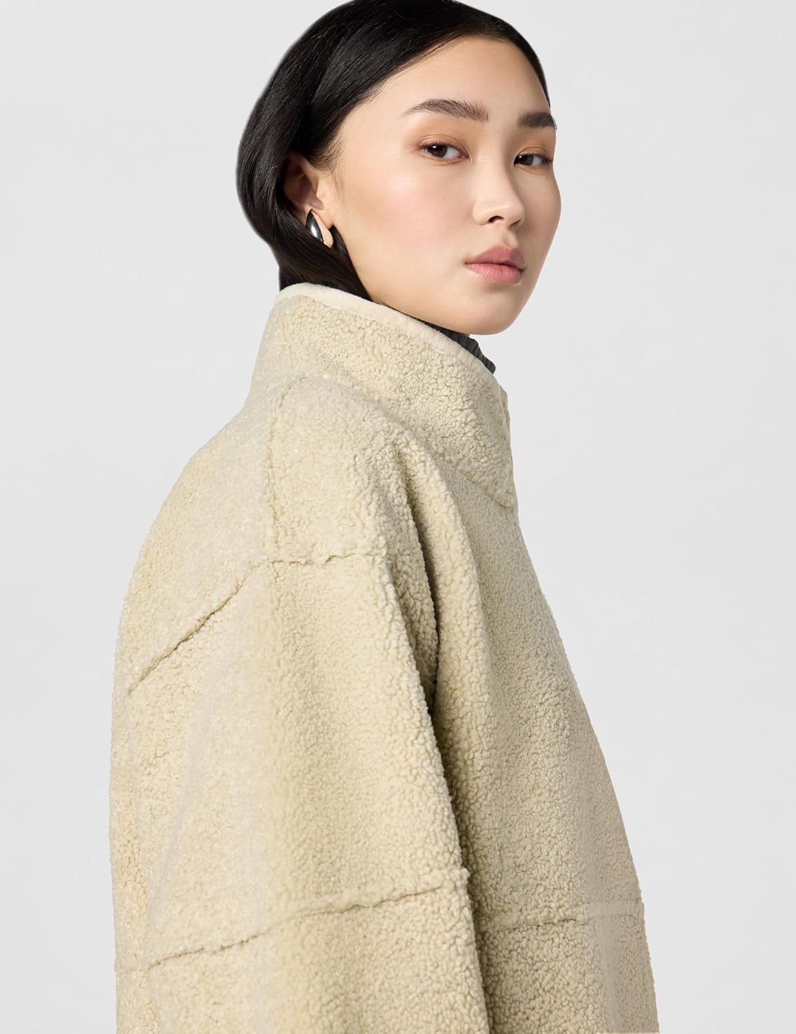 Velvet by Graham & Spencer Women's Albany Lux Sherpa Reversible Jacket, Ecru, Small - Image 5