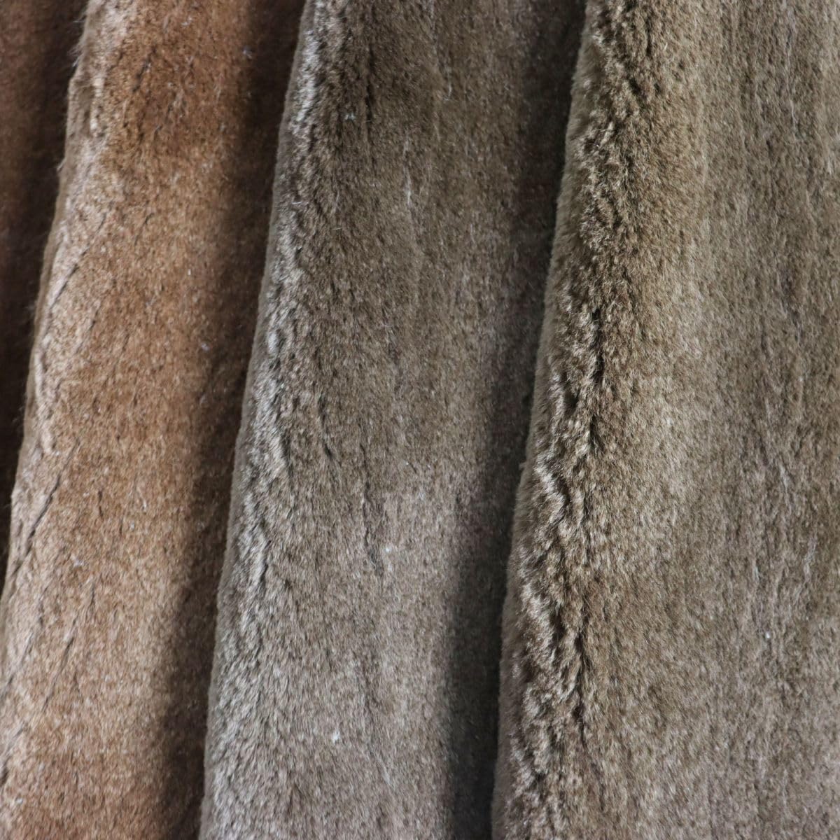 Amazon.co.jp: SAGA MINK ミンク×ハーフシェアードミンク 本毛皮