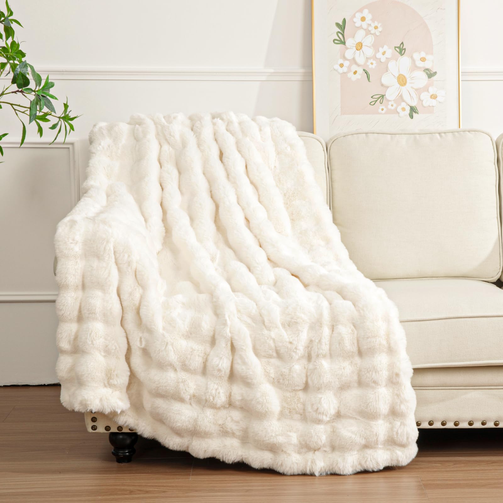 Enyhom Faux Rabbit Fur Bubble Blanket, Luxury Fluffy Soft Cozy Plush Throws for Sofas Bed Couch Home Decor, All Seasons (Beige, 127 * 152cm)