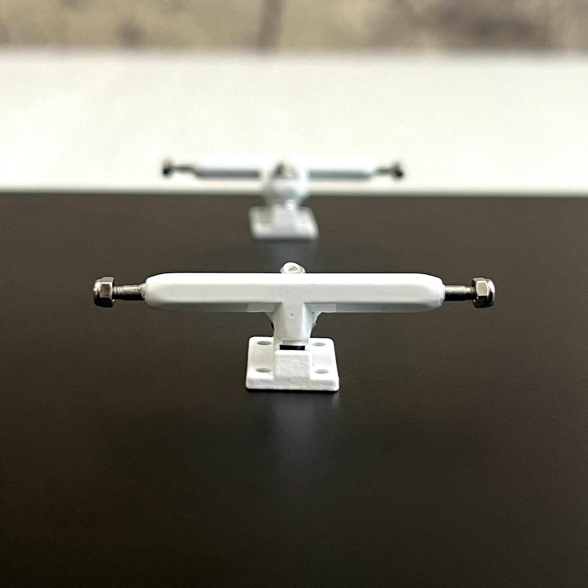 NOAHWOOD Pro Fingerboard 34mm 666Hex Truck (34mm White)