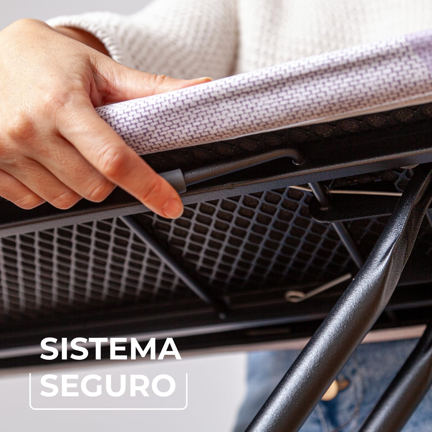 Vileda Tabla de Planchar de Acero Diamond S | Más Duradera, como Nueva | Compacta y Ligera | Altura Ajustable hasta 91 cm | Color salmón