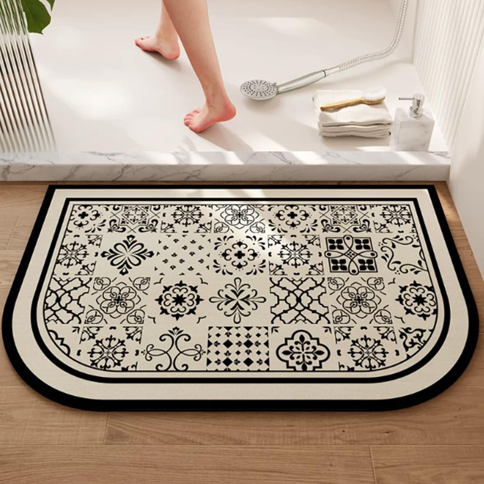 Tapis de bain antidérapant blanc en taille M pour sécuriser votre sortie de douche