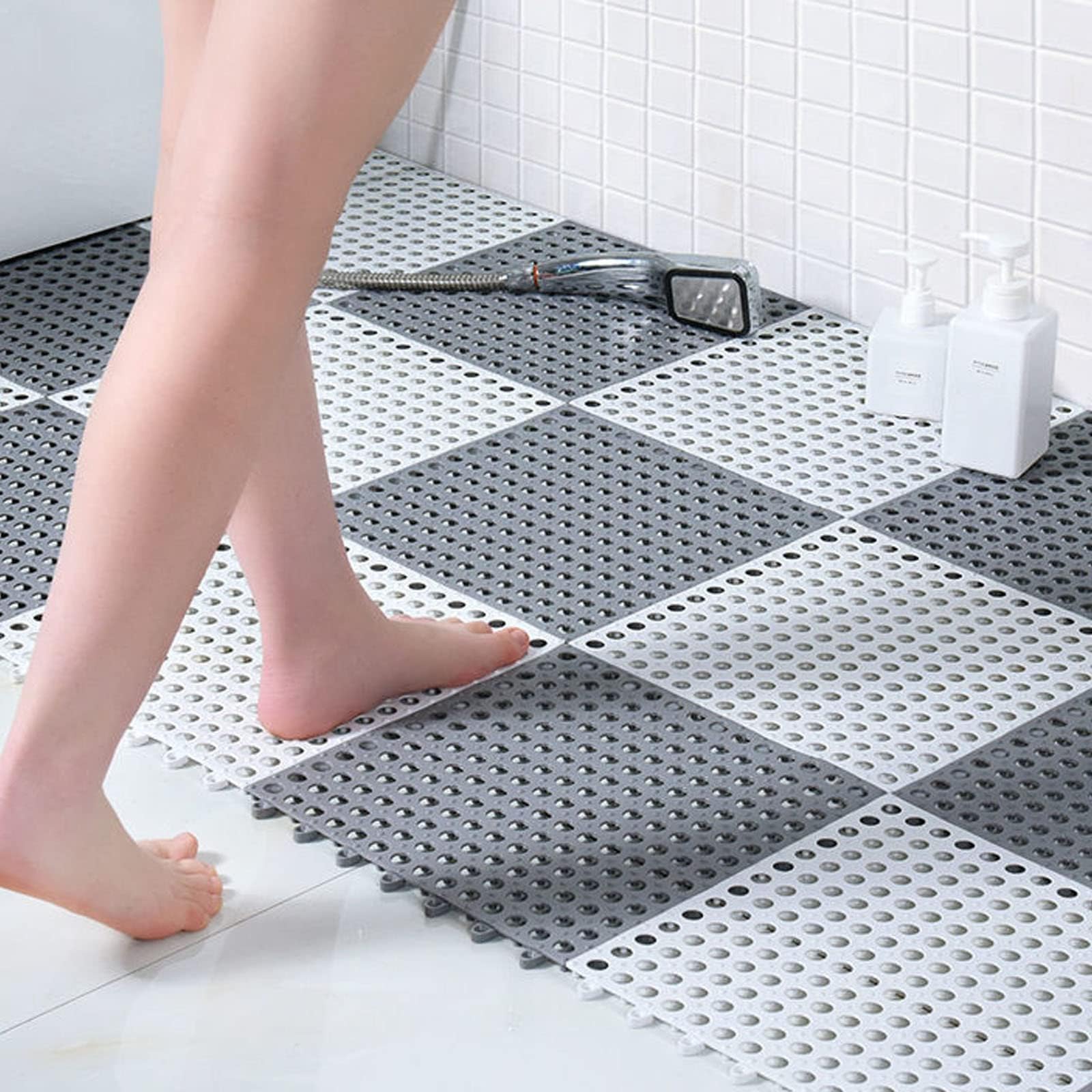 Lot de 16 Tapis de Douche Antidérapants, Dalles PVC 30 x 30 cm, Gris | Caillebotis Drainants en PVC Souple Couvrant 1,44 m² pour Douche Italienne, Baignoire, Salle de Bain et Zones Humides