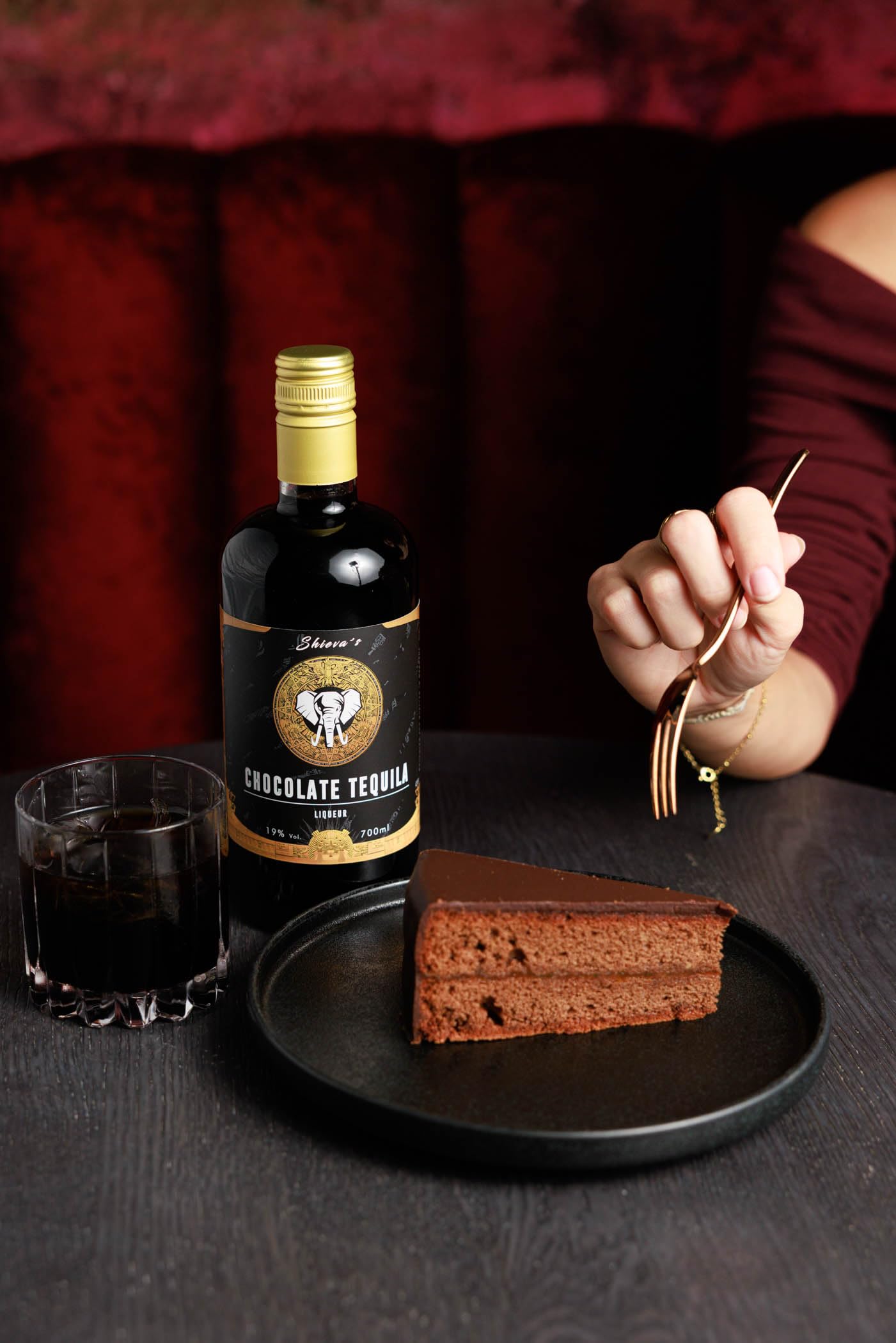 Shieva’s Chocolate Tequila – Schokoladen-Likör auf Tequila-Basis, 700 ml, 19% vol. – Geschenk, Dessertlikör, Cocktail-Spezialität