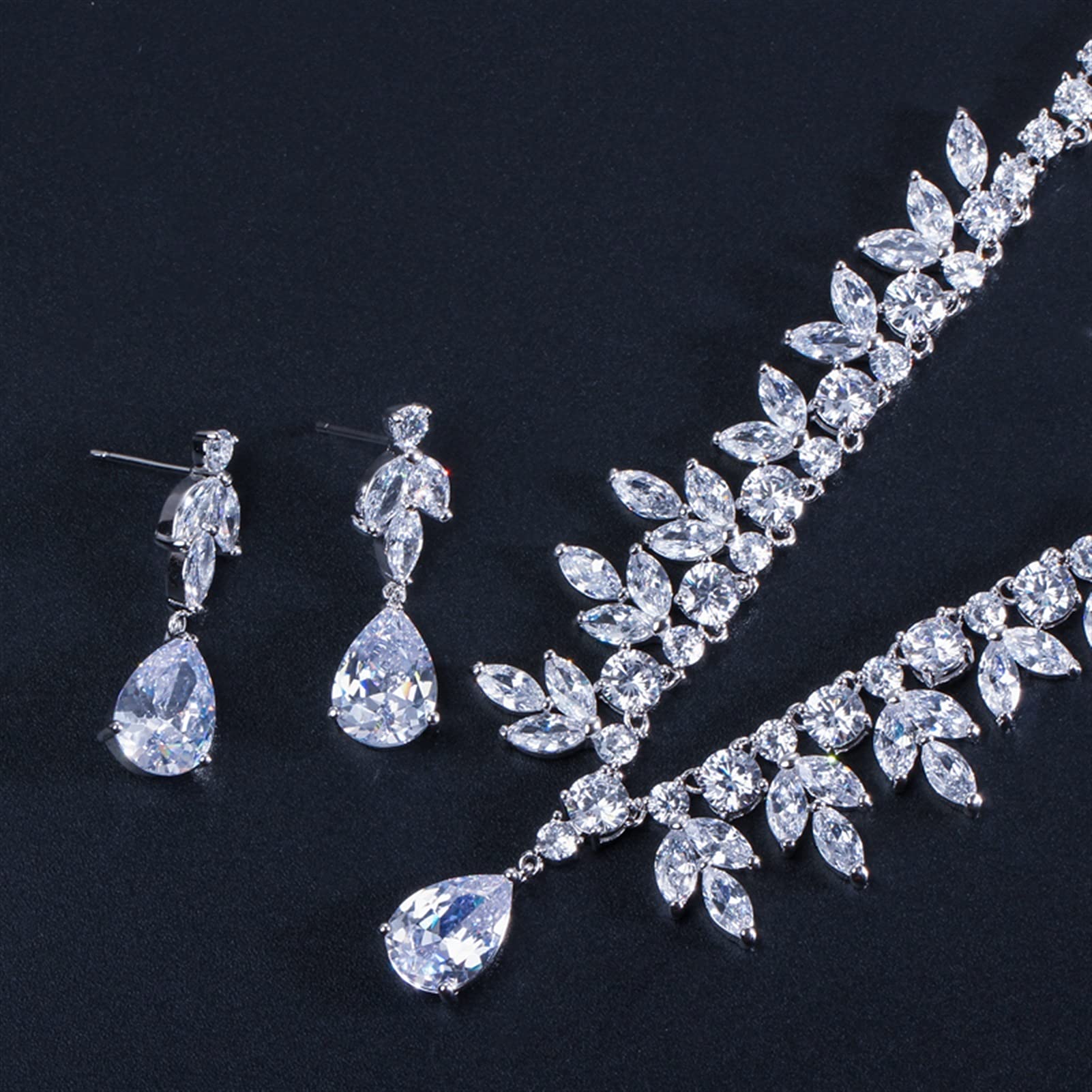 Joyería Accesorios para Fiesta Nupcial Color Plata Zirconia cúbica Collar de Boda Pendientes Conjunto de joyería para Novias