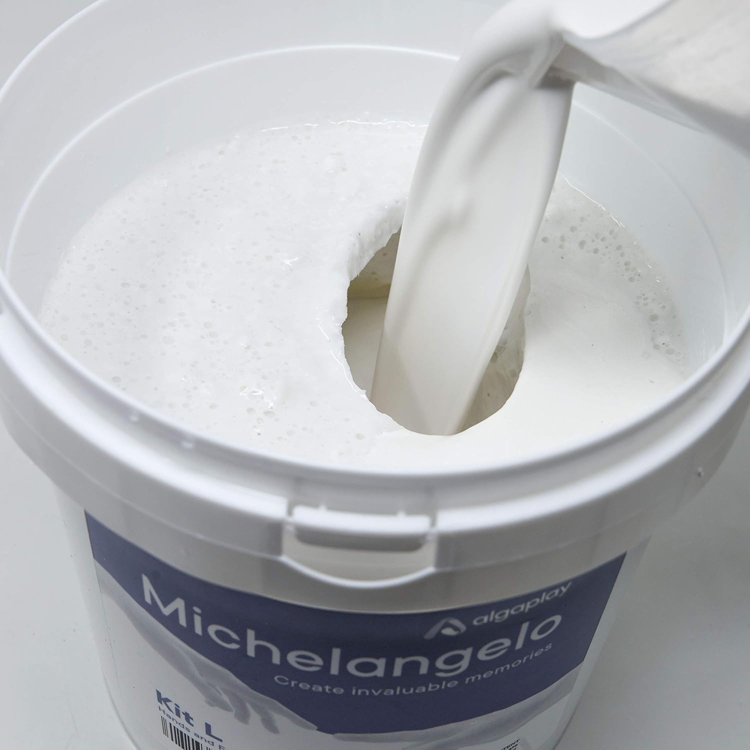 Michelangelo Casting Plaster 2 kg. Synthetic thixotropic and Non-Toxic Plaster with high Hardness and Resistance. Ideal for Casts and Copy positives.