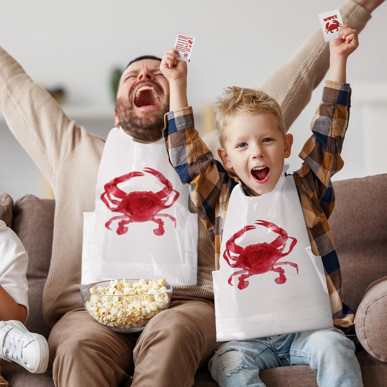 Wesiti 100 Pcs Lobster Crab Bib Wet Wipe Set 50 Crawfish Bib Disposable Adult 50 Moist Towelettes Seafood Boil Party Supply - Image 3
