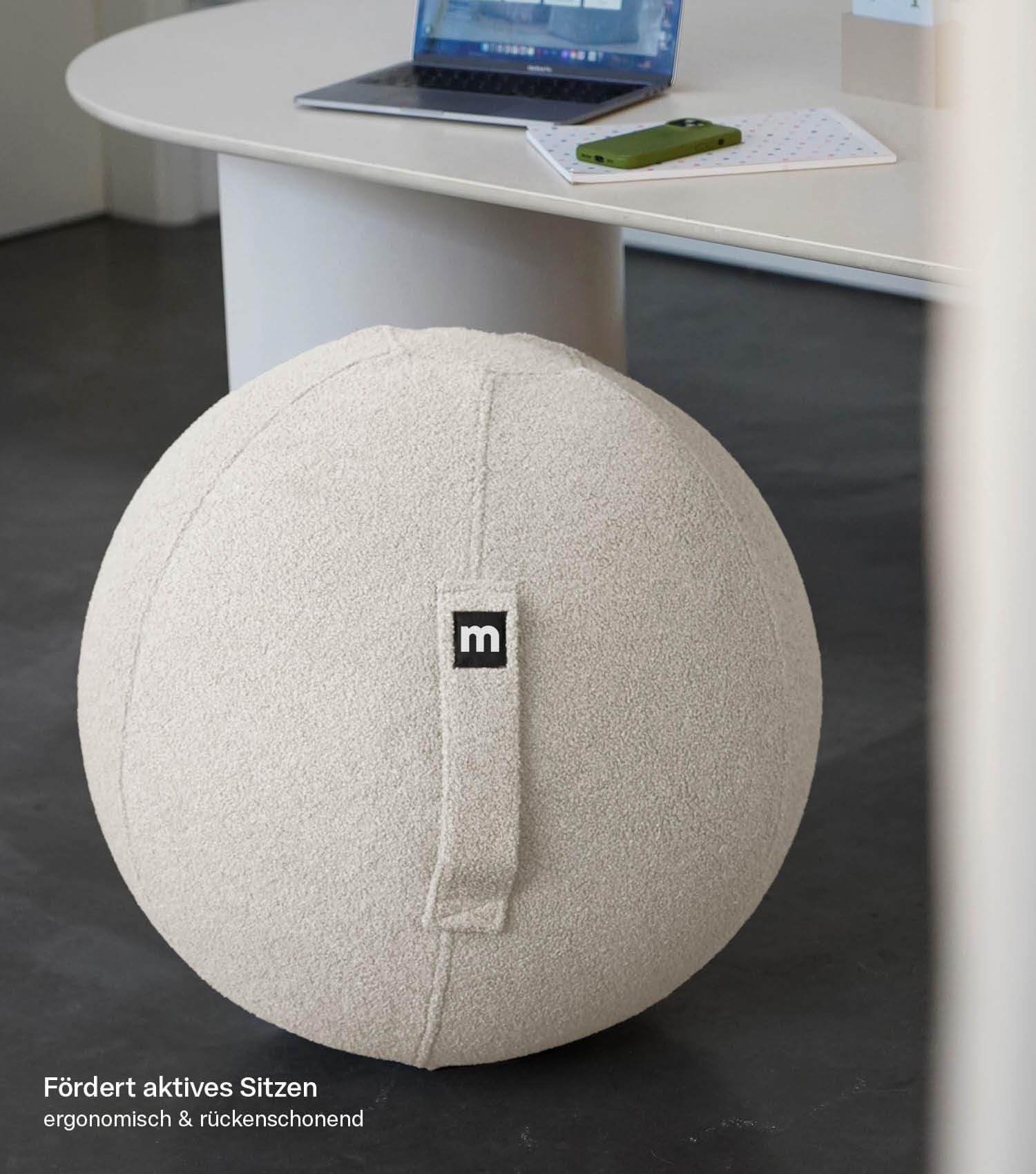 mokebo ergonomischer Sitzball 'Der Runde' mit Pumpe, Pezziball, Yogaball oder Gymnastikball mit Teddybezug, 65cm Breite, Bürostuhl Alternative für Zuhause & Büro in Natur Beige