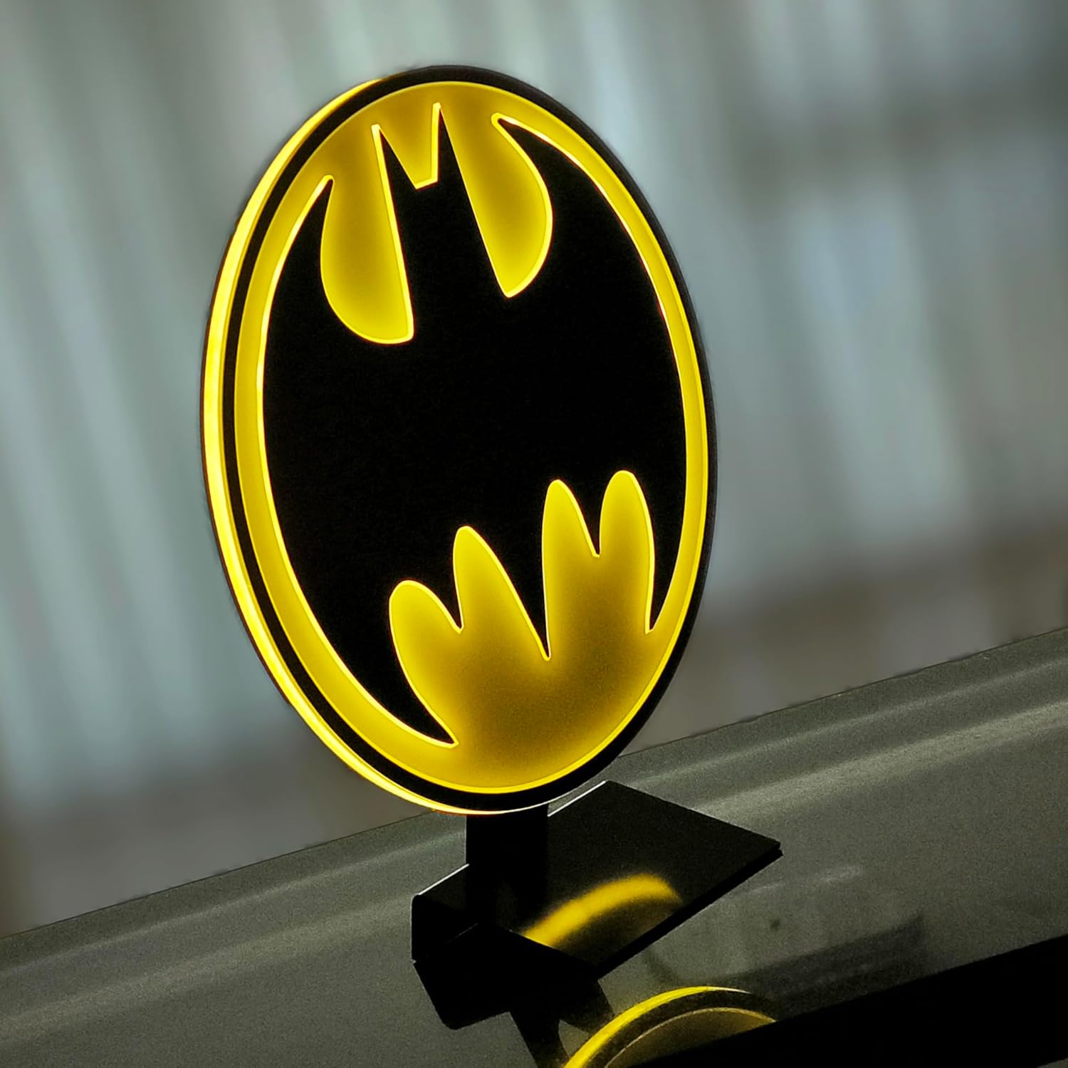 Batman Round Logo Light Vintage DC Comics Justice League Illuminated LED Neon Style Superhero Table Lamp (Classic)