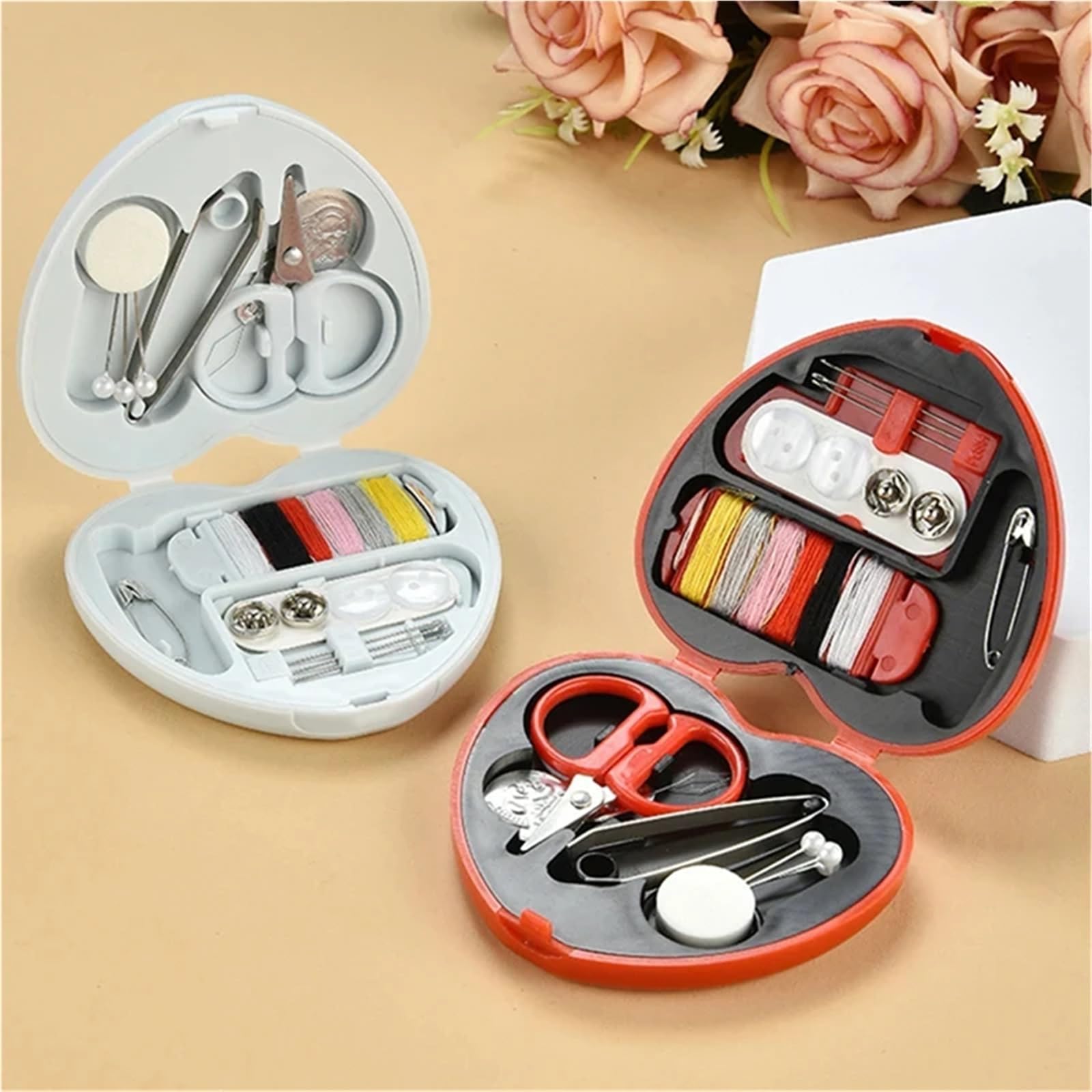 UBOHUZ Tragbares Reise-Mini-Nähset, Knöpfe, Stifte, Aufbewahrungsboxen, handgefertigte Nähwerkzeuge, Schere, Fingerhut, Nadel, Fäden, Box-Set für Hause Reise(Red)