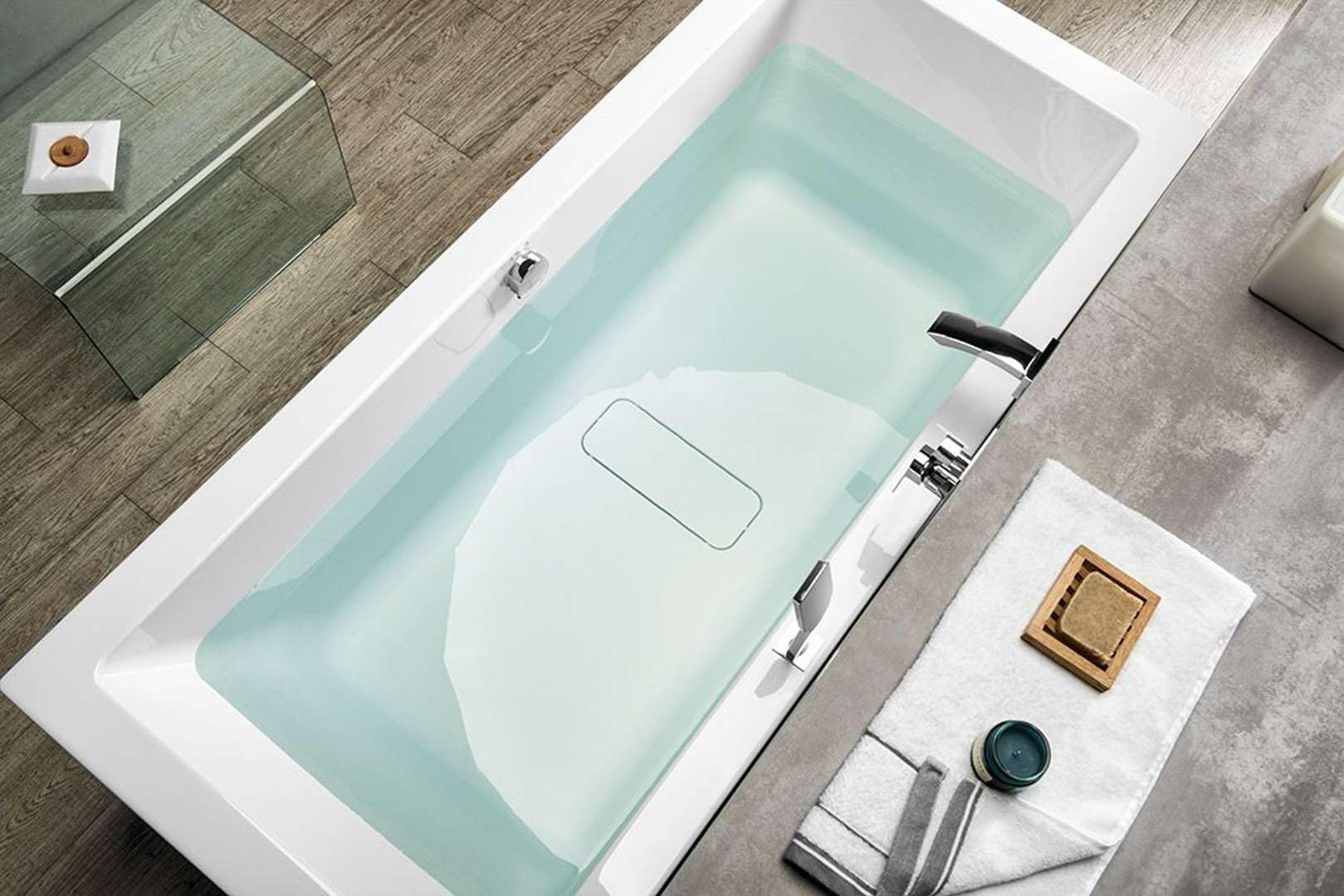 Badewanne MARLENE 200x90x48cm, Acryl in weiß, mit Wannenfüßen