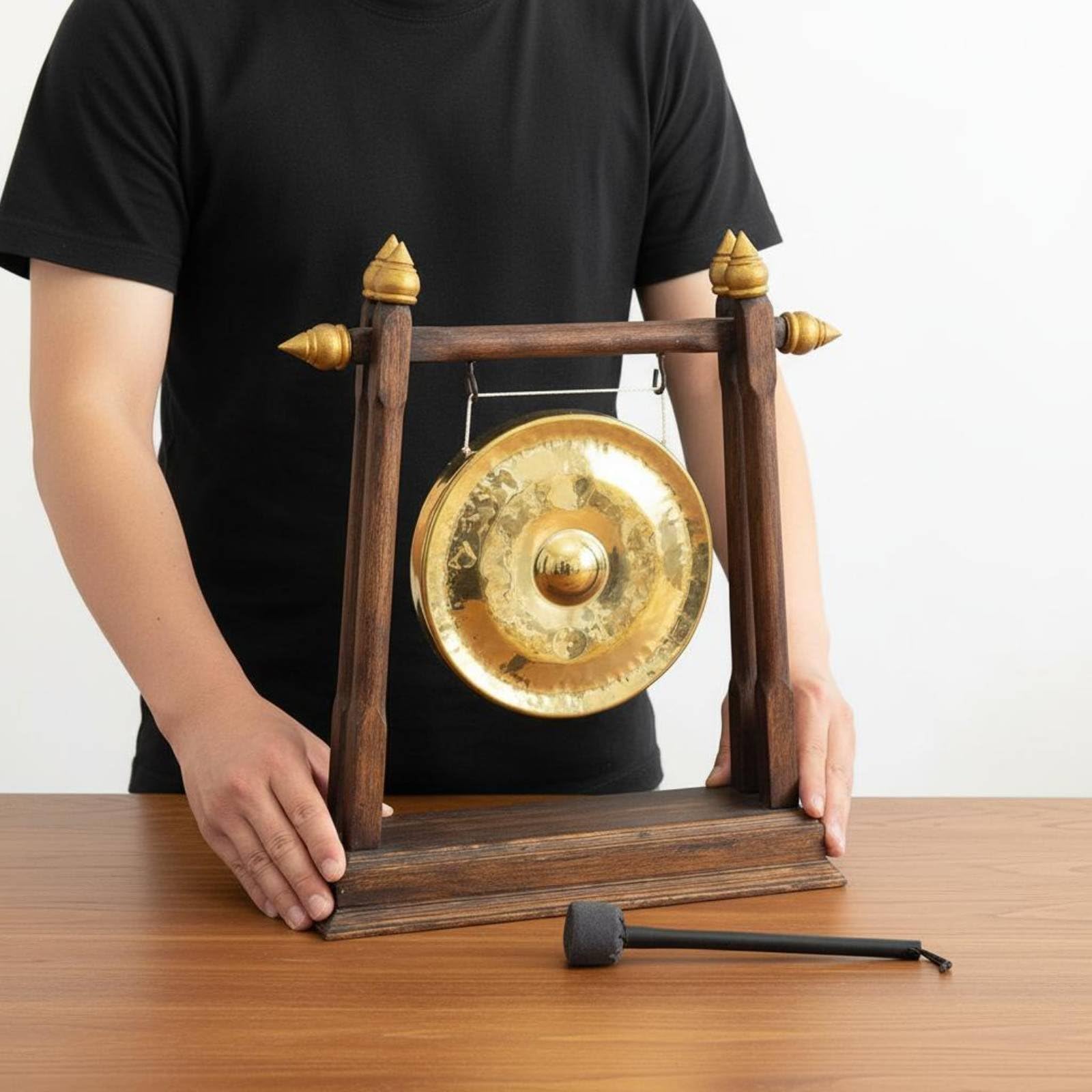 Gong Soporte de Aleación Instrumento de Mesa Ornamento Decorativo de Percusión con Acabado Elegante Adecuado para Relajación Ceremonias Hogar Escenarios, Aleación De Cobre 22CM