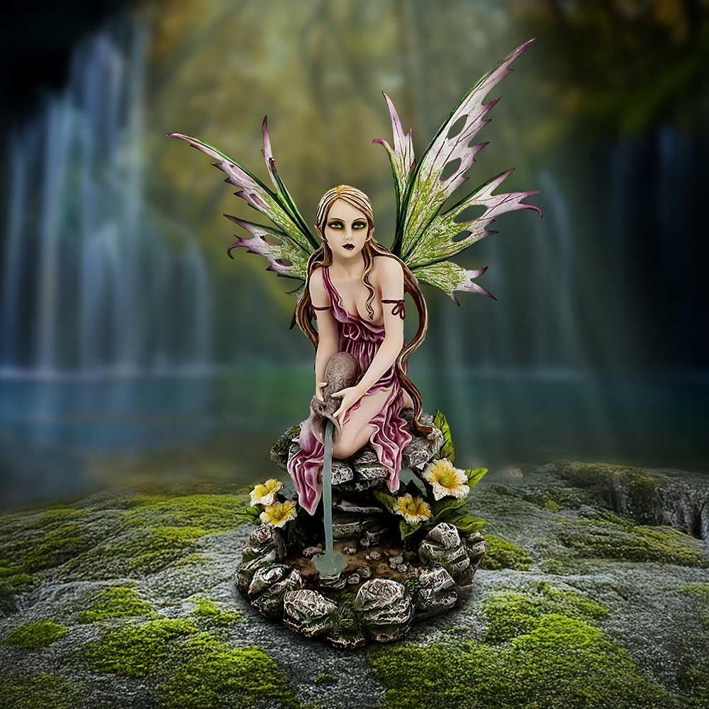 Nemesis Now Statuetta a forma di fatina "Whisper of the Water", 43 cm, dipinta a mano, in resina, con abito viola, ali venate verdi, per collezionisti