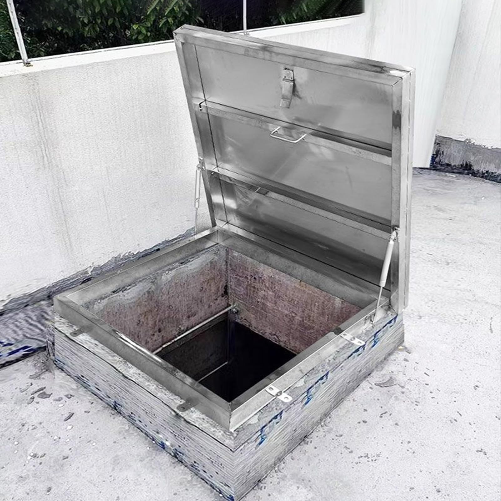 Trappe de toit personnalisable en acier inoxydable 304 – Lucarne de toit, porte d'accès d'urgence au grenier, couvercle de tête de puits, couvercle de cave (90 x 45 cm) pour un accès à l'entretien