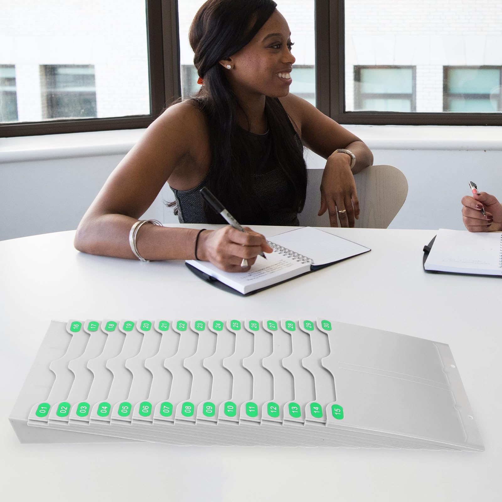 Zerodeko Support de Cartes de Présence en Plastique 30 Pochettes, Étagère de Rangement Multifonction Pratique pour Bureaux et Cuisines