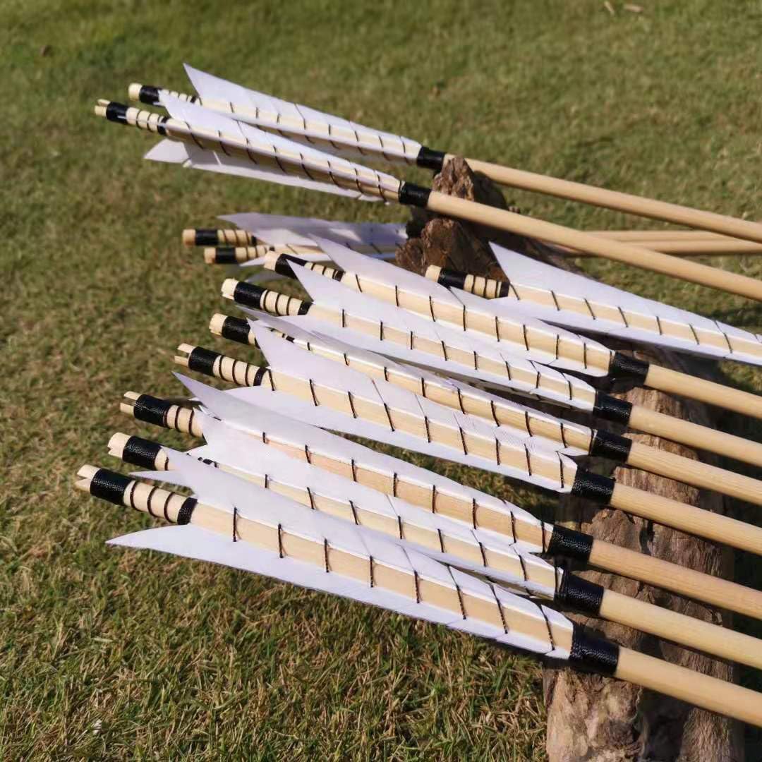 Frecce in legno da 32" per il tiro con l'arco Frecce Longbow inglese frecce di pratica di targeting con piume di tacchino Fletching punti di proiettile per Arco ricurvo tradizionale