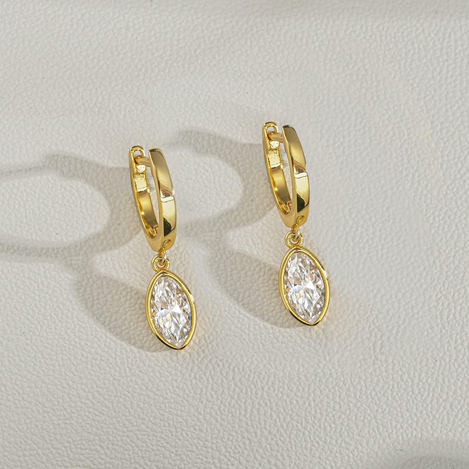 Kolczyki 9-karatowe żółte złoto 375 prawdziwe złoto biżuteria z markizą Moissanit, klasyk Au375 Gold Creole