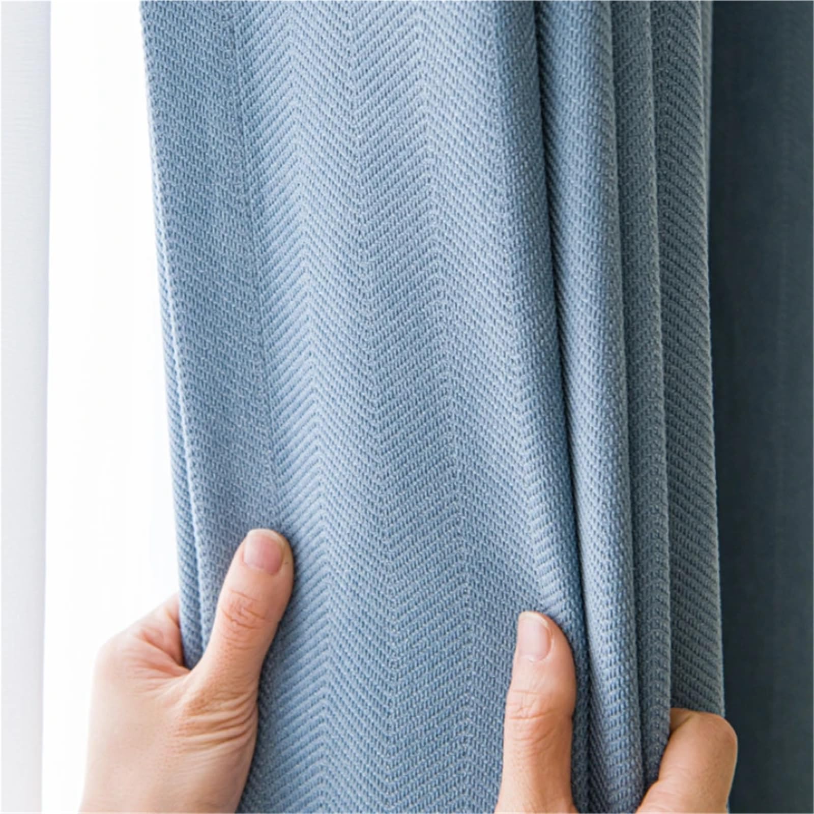 Rideau lin de salon couleur unie pour une ambiance cosy au balcon
