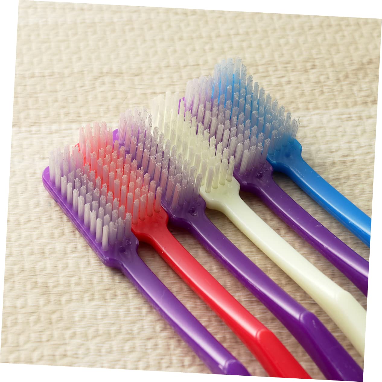 KOMBIUDA 24pezzi Spazzolini Manuali Per Adulti Con Setole Rigide Spazzolino Denti Per Igiene Orale Quotidiana Colori Random Design Antiscivolo Per Uso Viaggio e Casa