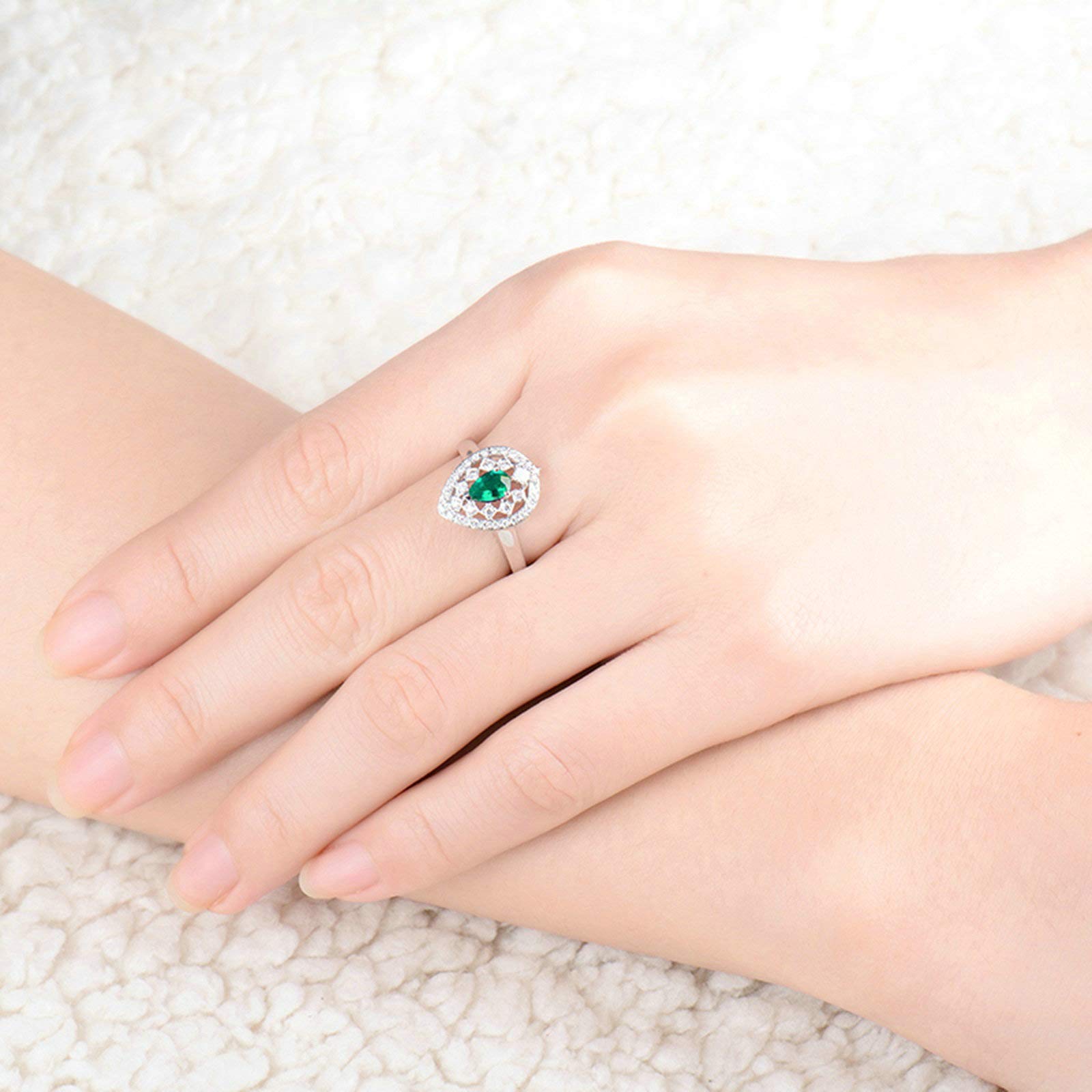Anillo de boda de platino para mujer, talla H 1/2-V 1/2, anillos de compromiso con gota de agua con esmeralda de 0,5 quilates y moissanita de 0,26 quilates