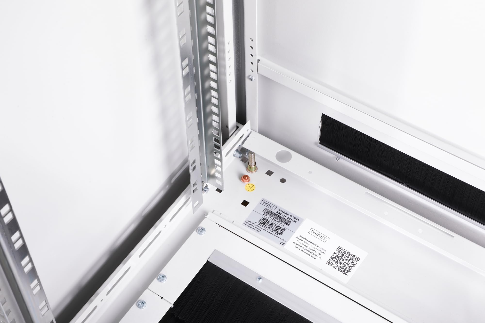 DIGITUS Szafa sieciowa – szafa rack 19 cali – 26U – 60 x 60 cm – głębokość użytkowa 54,3 cm – nośność 1200 kg – wolnostojąca – Szklane drzwi – stopień ochrony IP20 – seria Unique – szary