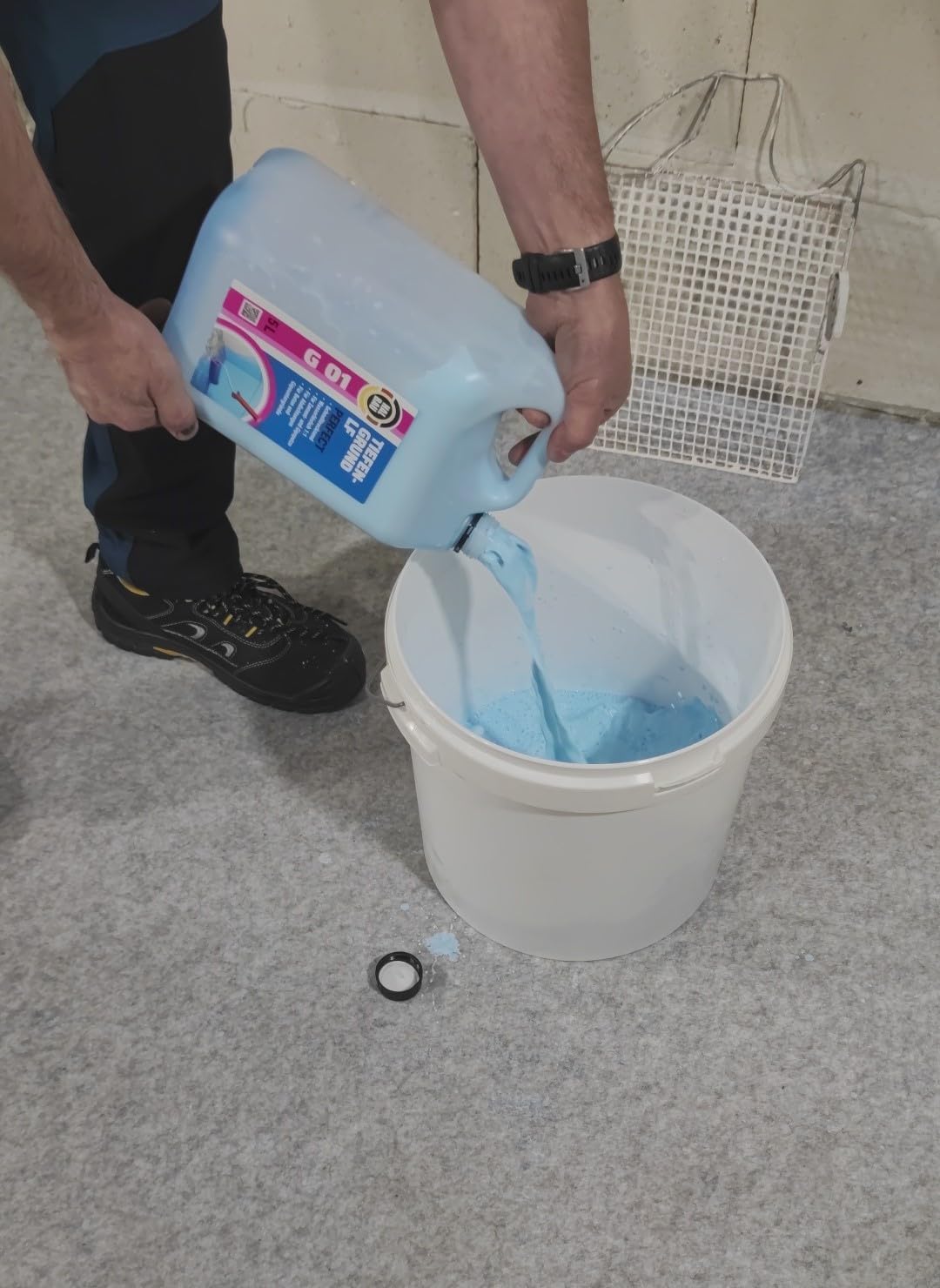 Tiefengrund LF Perfect 20 L, Voranstrich unter Abdichtungen, Grundierung für Putz, Beton + Farbroller 25cm Mikrofaser Set G01