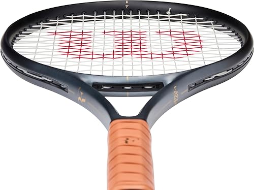Miniatura 5 de Wilson RF 01 Pro Laver Cup 2025 - Raquetas de tenis de rendimiento para adultos, ensartadas con Sensation 16 Natural a tensión de rango medio