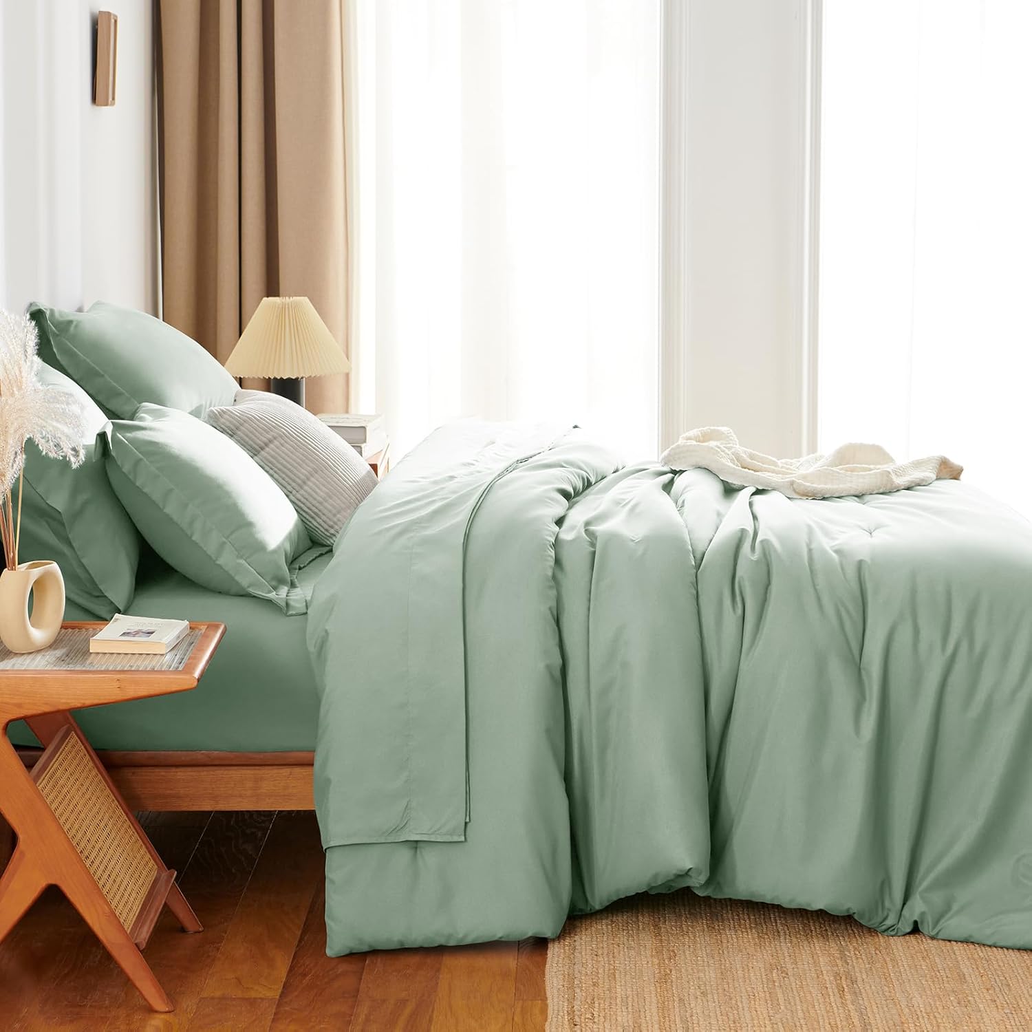 HIMEET Queen Comforter Set - 7 Pieces Bed in a Bag Queen Size, Luxury Comforter Set with Sheets for All Season, Bed Set with Comforter, Flat Sheet, Fitted Sheet, Pillowcases & Shams, Sage Green