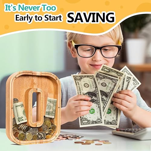 Miniatura 6 de SummiDate Alcancía de madera con nombre, niños y niñas, tamaño grande, letras alfabeto A-Z, monedas y billetes, inicial en cubierta transparente