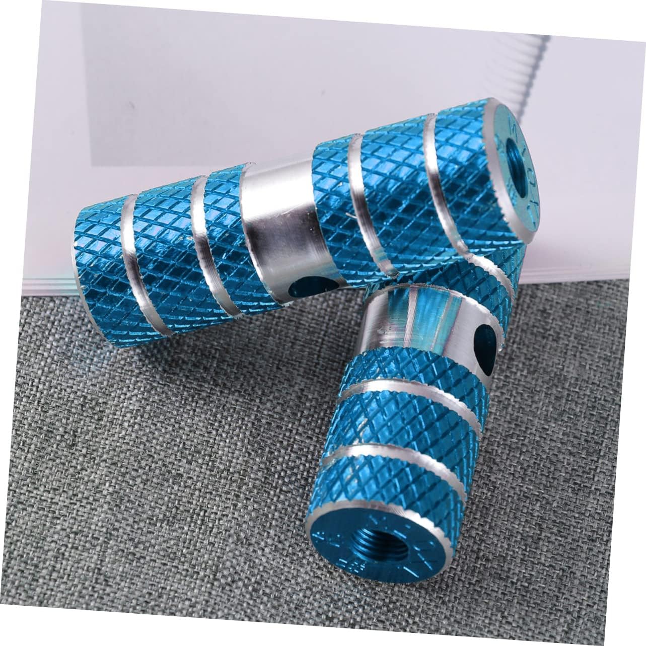 Pair Adult Bicycle Foot Pegs Motorcycle Foot Peg Bike Foot Rest Pegs Bike Peg Footpeg Cylinder Pedal Universal Rear Pedal Rear Axle BMX Black Bicycles for Adults Peg
