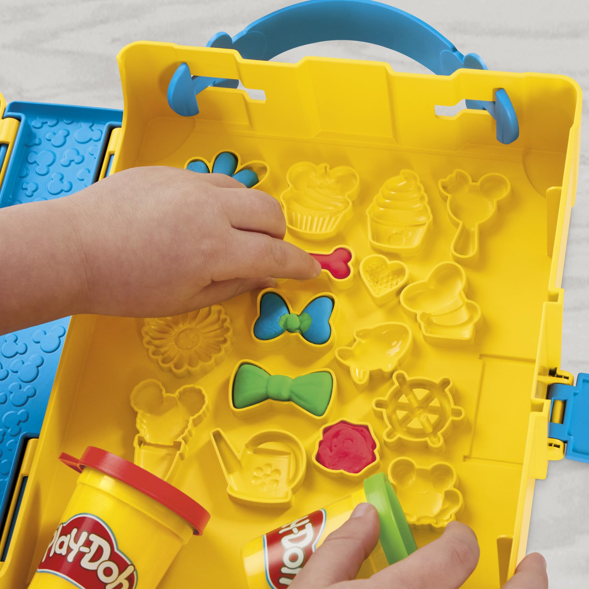 Zestaw do zabawy Play-Doh Disney Junior Lepione opowieści, przenośna zabawka ze schowkiem, przedszkolne zabawki plastyczne dla dzieci w wieku od 2 lat