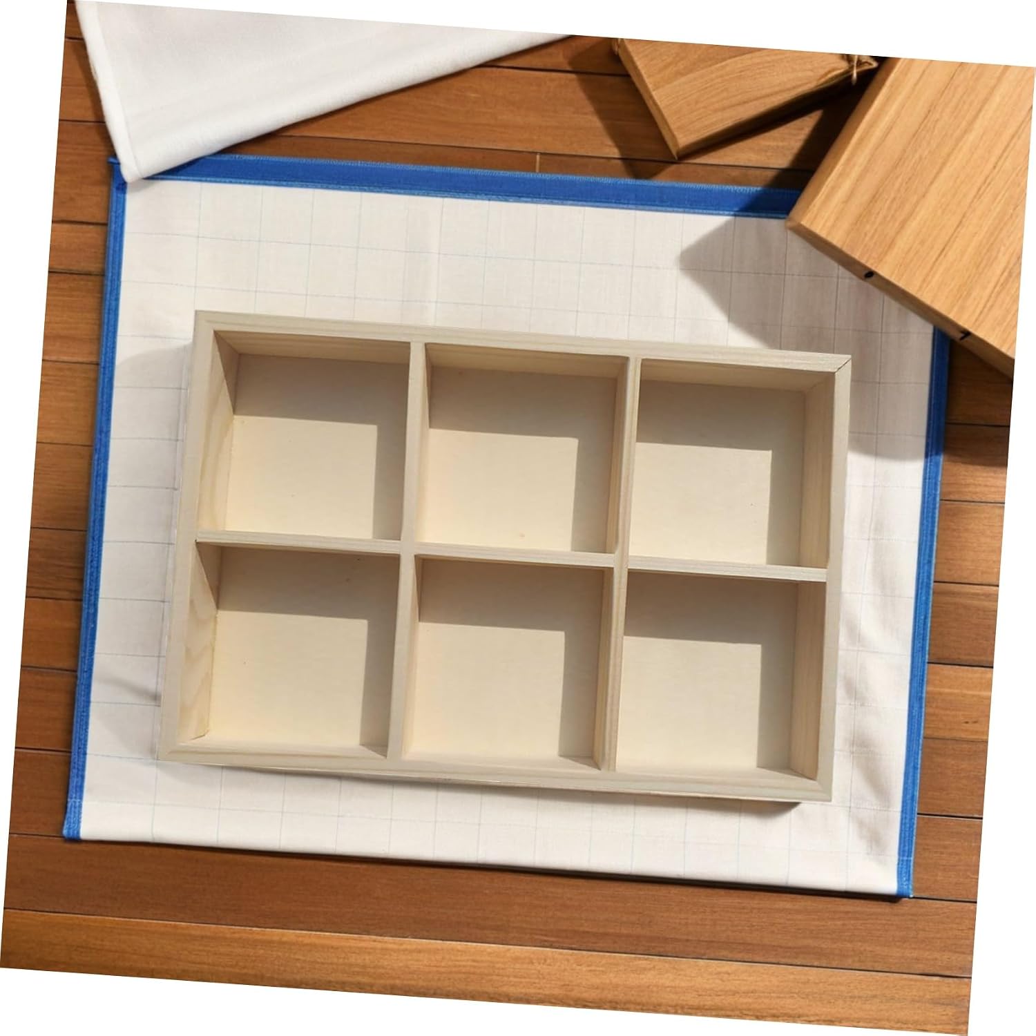 Wooden 6-Grid Pigment Storage Box for Painting Sticks and Watercolor Materials, Pine Wood Organizer for Artists and Craft Supplies, Multipurpose Art Tool Container for Studio and