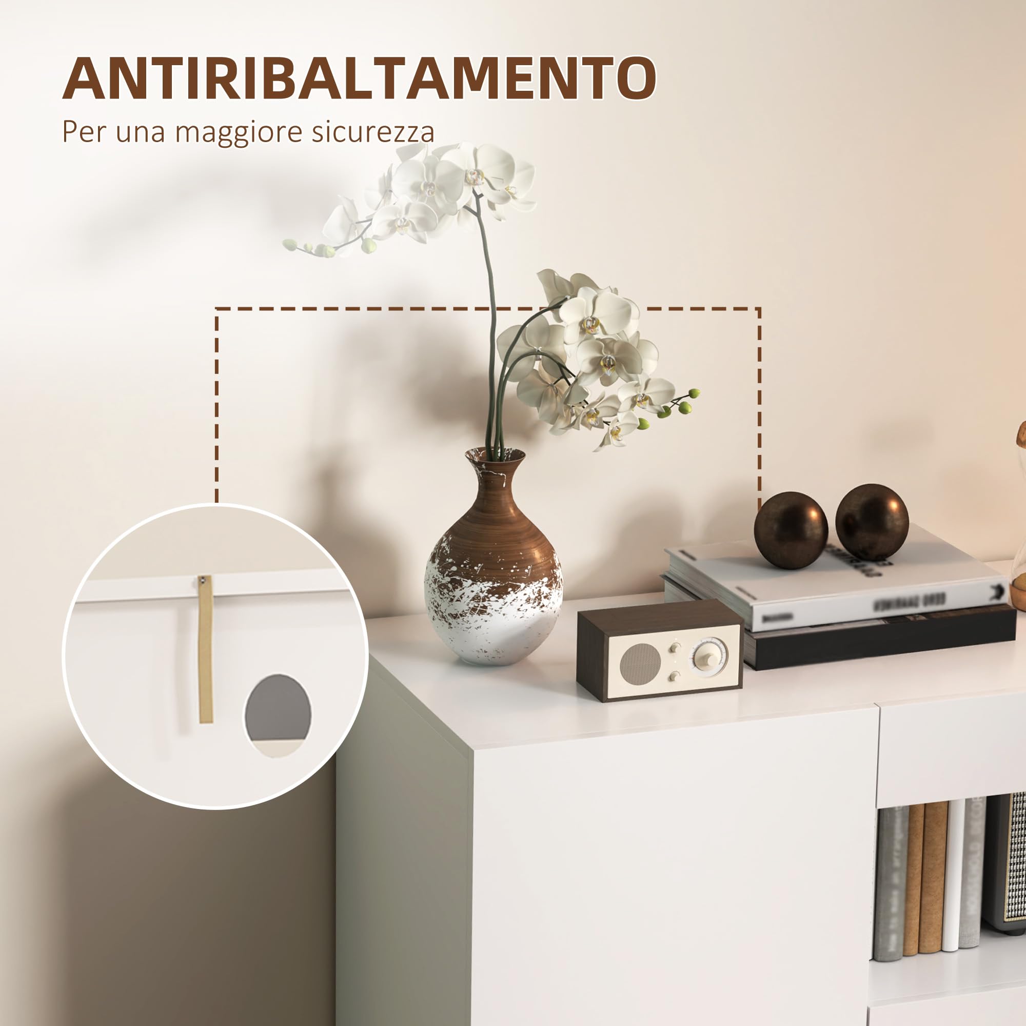 HOMCOM Credenza Cucina Bassa con Ante Ammortizzate, Mobile Buffet con 2 Armadietti, Scaffale Aperto, 2 Fori Passacavi, Ripiano Regolabile e Sistema Antiribaltamento, Bianco