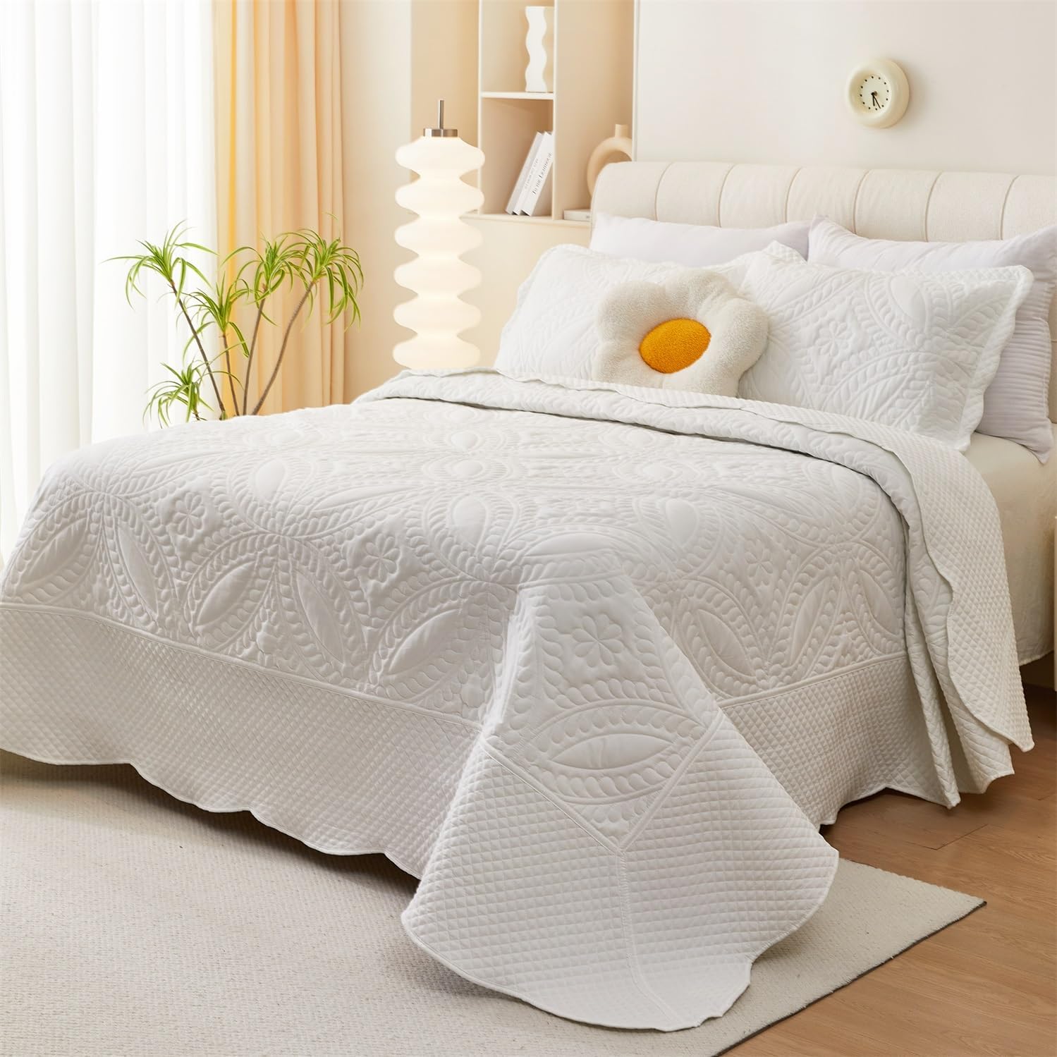 Cmfshape Oversize King Bedspread 120"x120",3 Piece California King Quilt,Lightweight Quilt Set for All Season,Modern Coin Pattern Bedding Set White