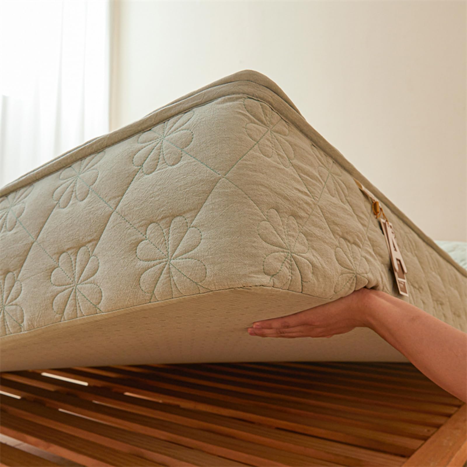 Housse de Matelas Intégrale Respirante 90x190/200,140x190/200,160x190/200 Surmatelas Housse de Matelas de Protection avec Fermeture éclair Amovible Lavable Protege Matelas Matelassé (140X190+27cm,C)