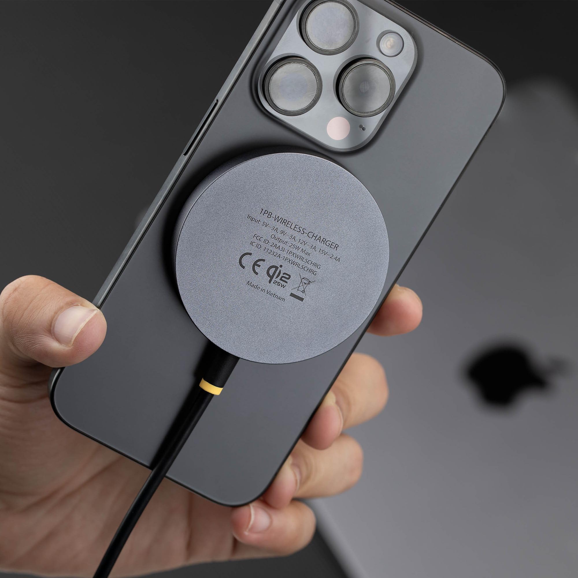 StarTech Qi2.2 Magnetyczna bezprzewodowa podkładka ładująca 25 W z kablem USB-C o długości 6.6ft / 2 m, MagSafe kompatybilna z iPhone 17/16 Pro/Pro Max, Google Pixel 10, czarna