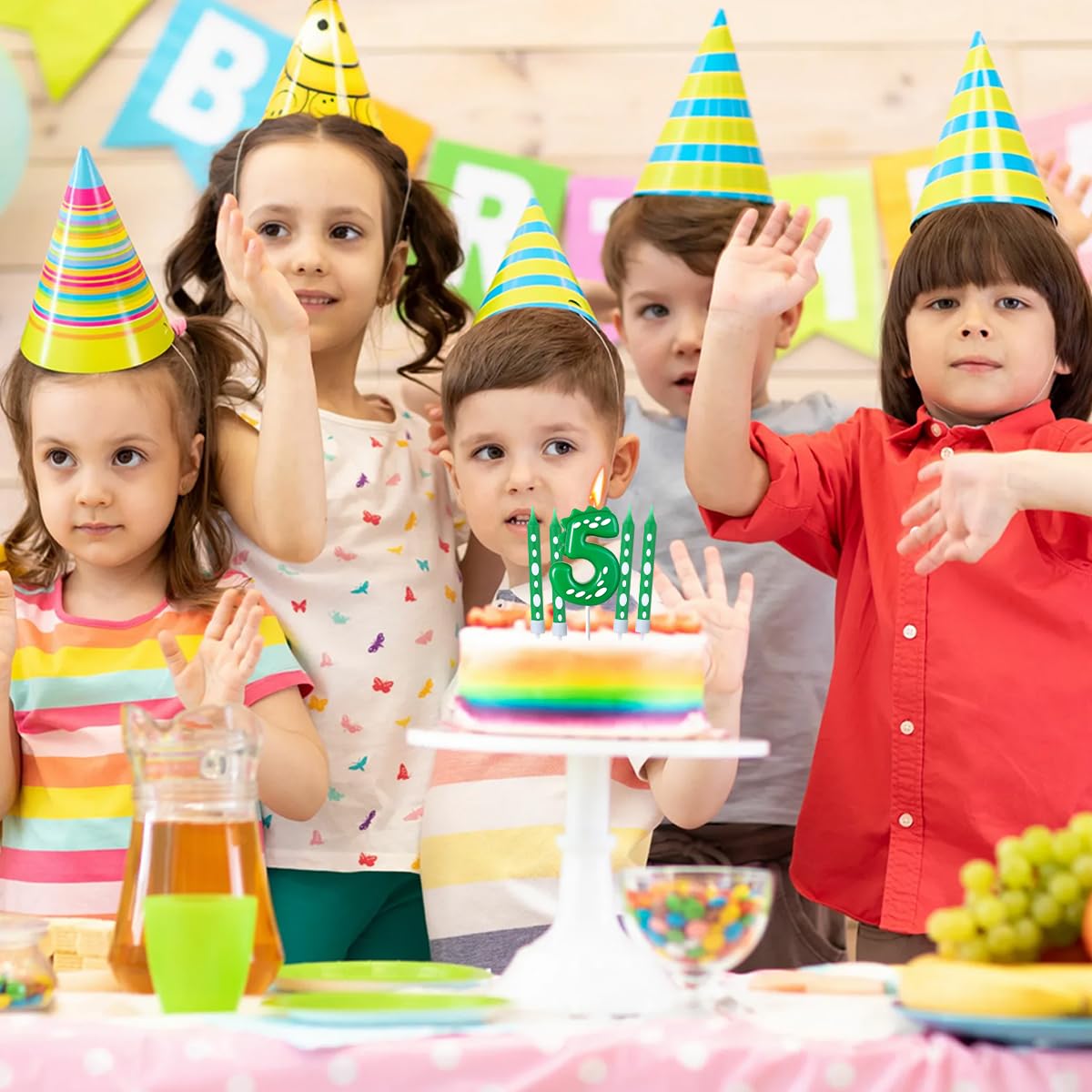 Dinosaure Qui Souffle Sur La Bougie De Son Gâteau D'anniversaire (AI) Illustration | Adobe