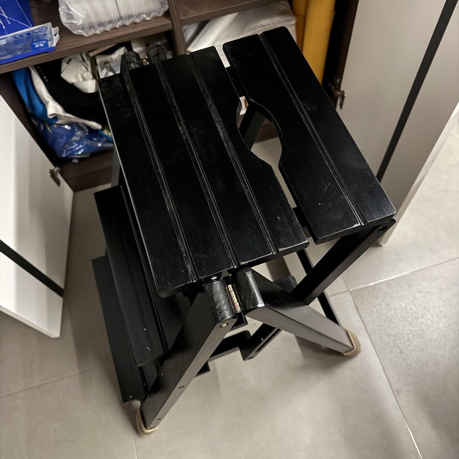 2-stopniowy składany lekki taboret z drabiną z litego drewna 2-stopniowy taboret łatwy do przenoszenia przenośny drewniany taboret z drabiną ergonomiczny ciemny orzech (ciemny orzech)