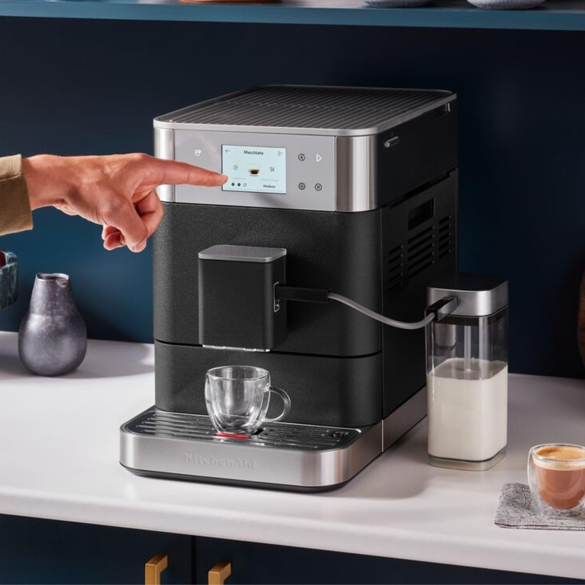 KitchenAid Machine a Café Grain - KF7 - Machine Expresso et Cappuccino avec broyeur - Machine Expresso et Cappuccino - Avec Technologie Thermocoil - Truffe Noire