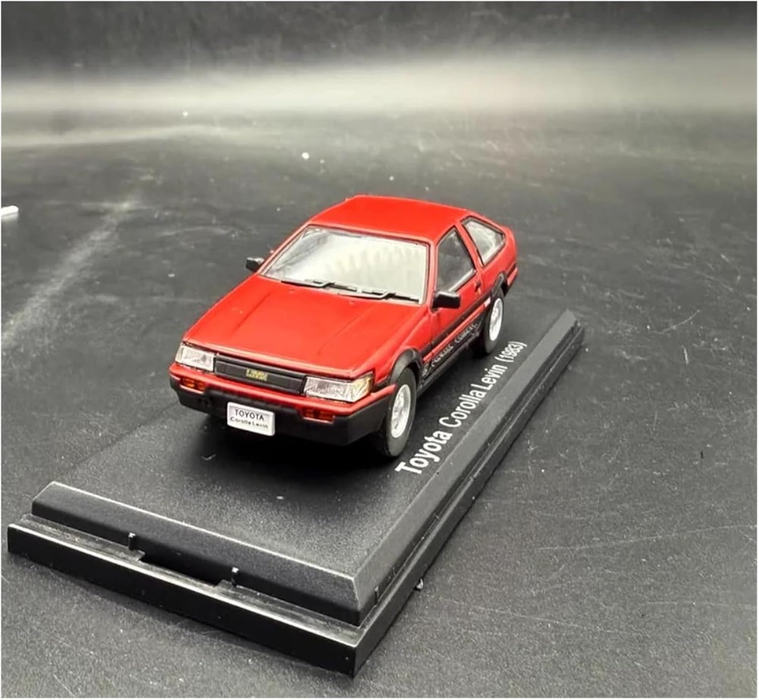 クラシックカーキット 1:43 カローラ レビン AE86 セダン 合金製 車 モデル 車両 大人のおもちゃ コレクション 装飾 コ